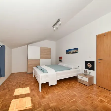 Apartment Robert Zadar